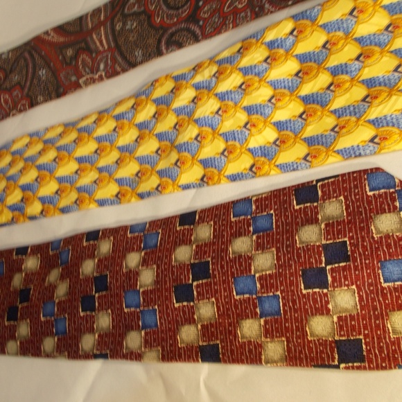 Bulk lot 3 EUC quality men's neckties, nice!!! - Picture 3 of 5